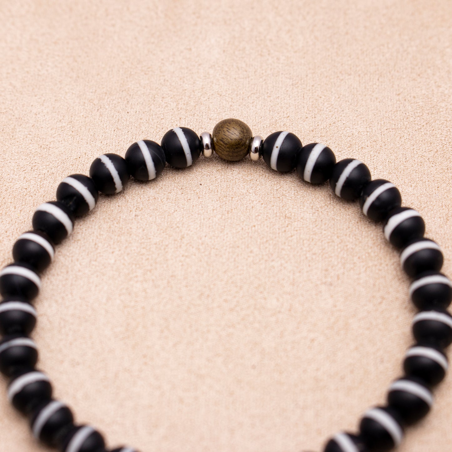 Band Agate – healing, spiritual purification, enhance meditation