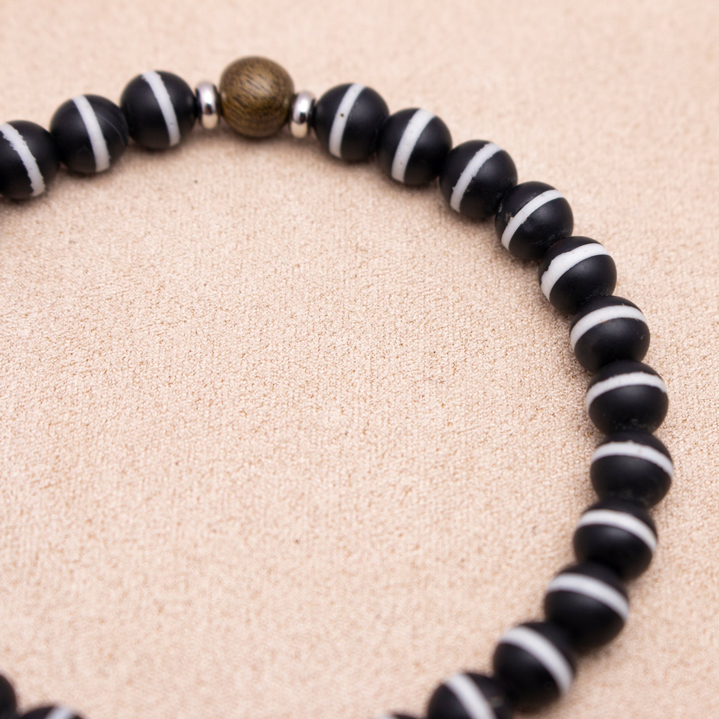 Band Agate – healing, spiritual purification, enhance meditation