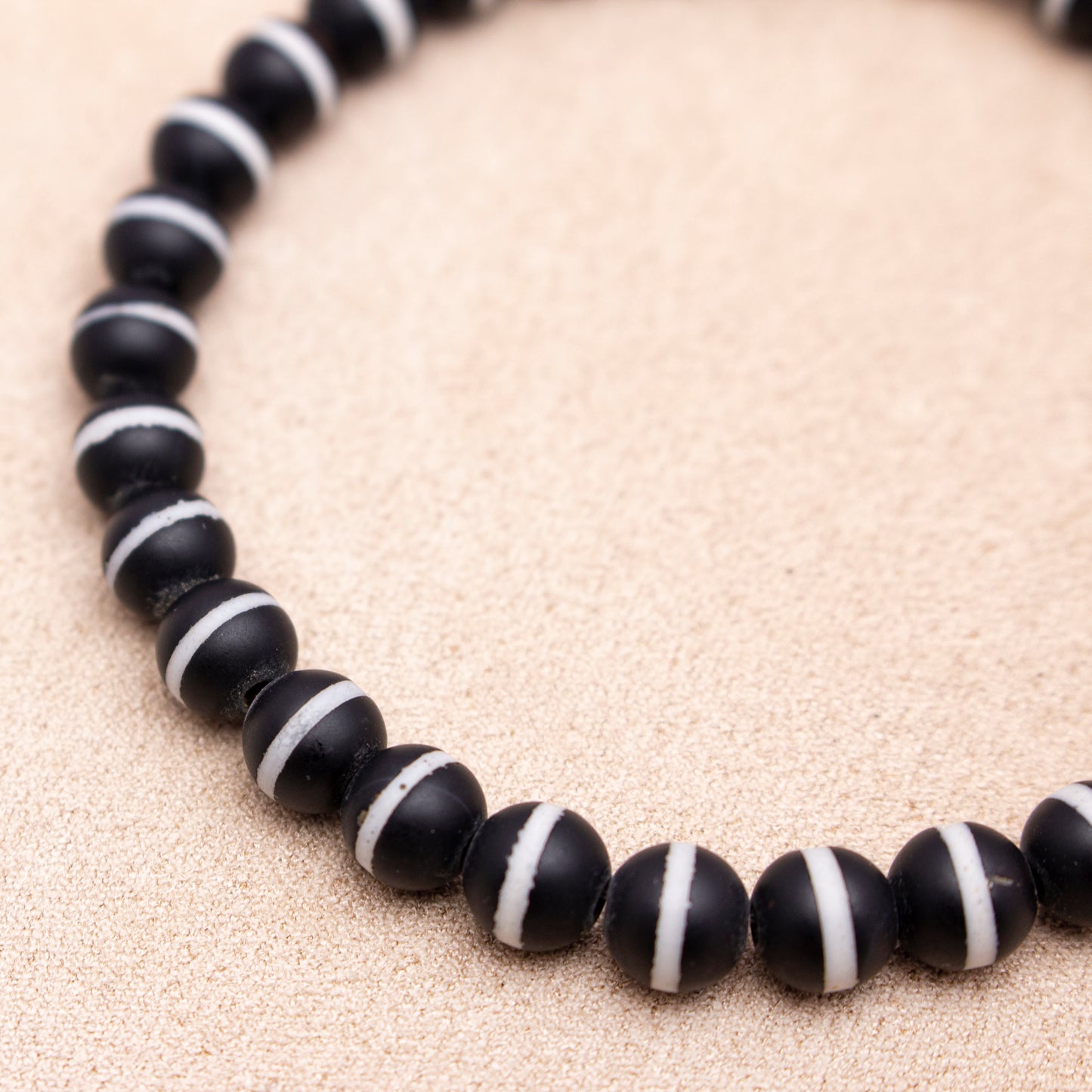 Band Agate – healing, spiritual purification, enhance meditation